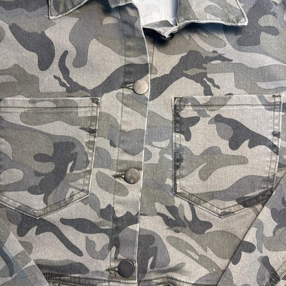 Coco & Carmen Camo Jacket S/M Peplum with Raw Edge Stretch - Picture 12 of 12